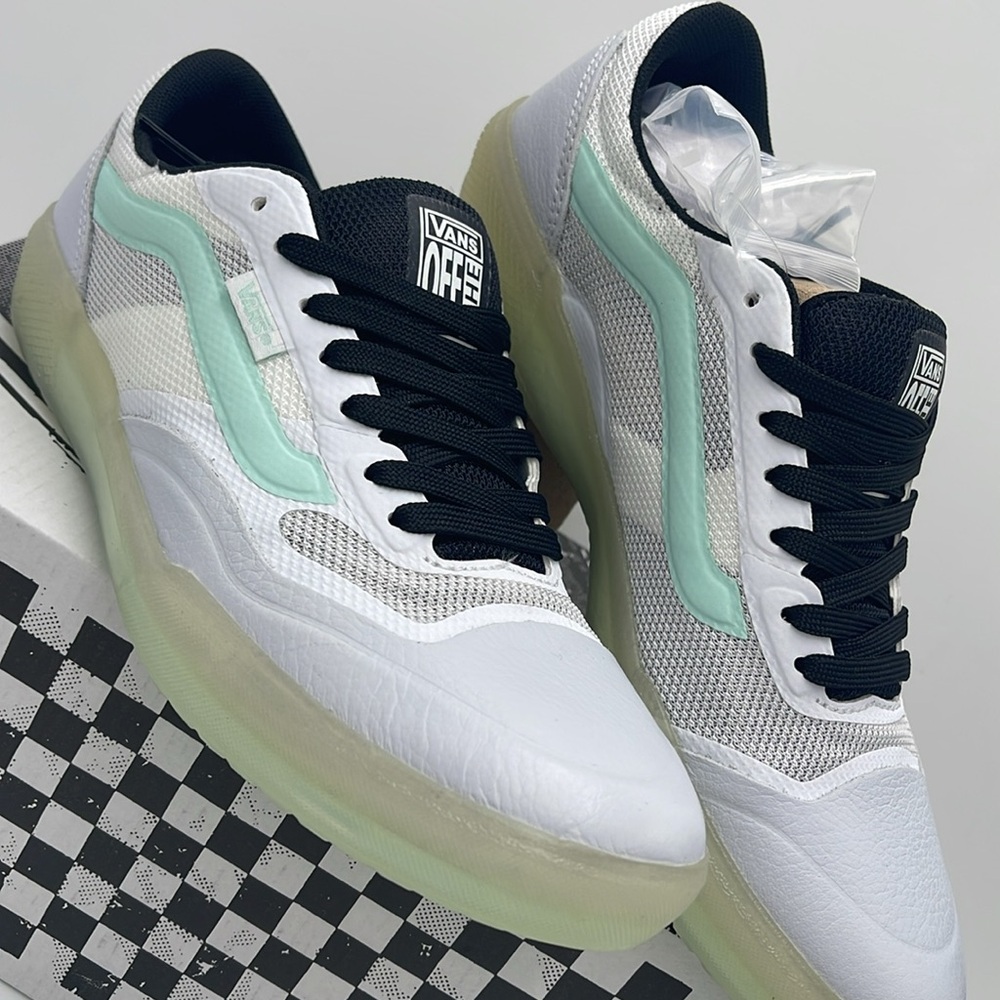 Vans WMNS Ave Mint
VN0A5JIBM2T
Sneakers - Picture 6 of 16